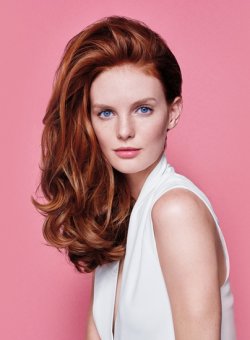How to wear a wig without attracting attention?